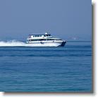 Gardasee-2007-06-19-084 * Auch heute wieder reger Schiffsverkehr... * 3648 x 2736 * (768KB)