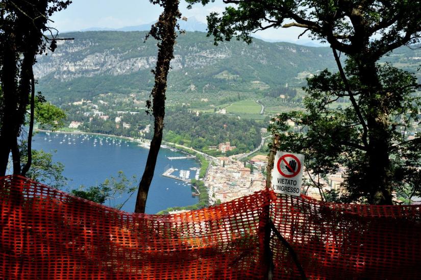Blick vom La Rocca auf Gard